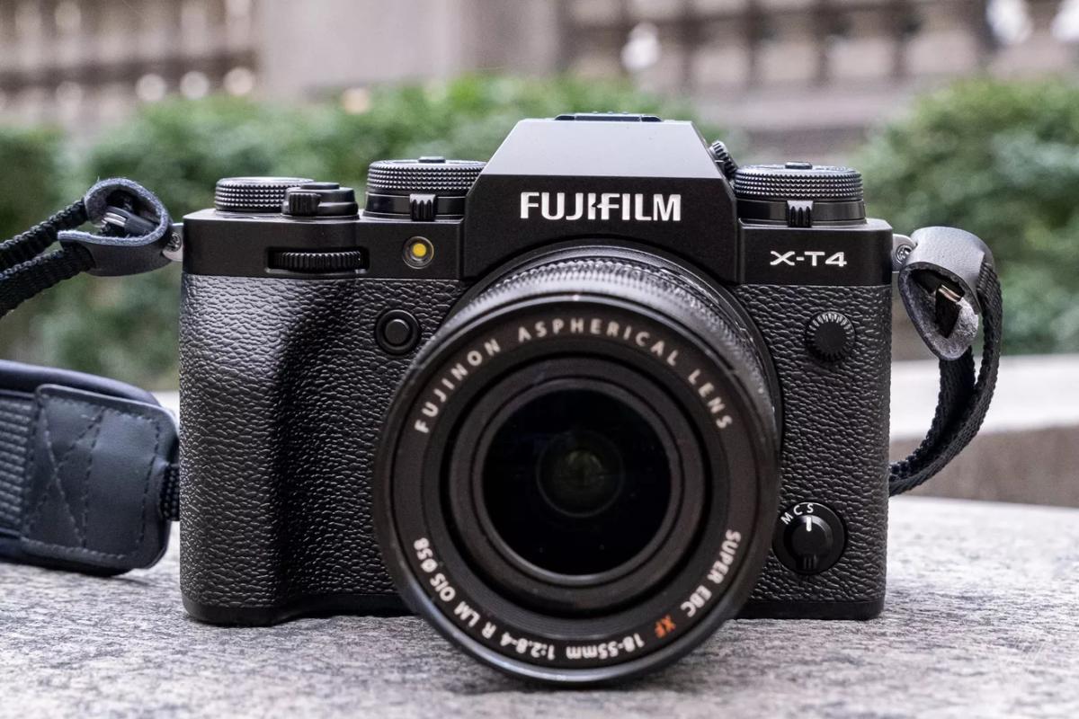 FUJIFILM X-T4